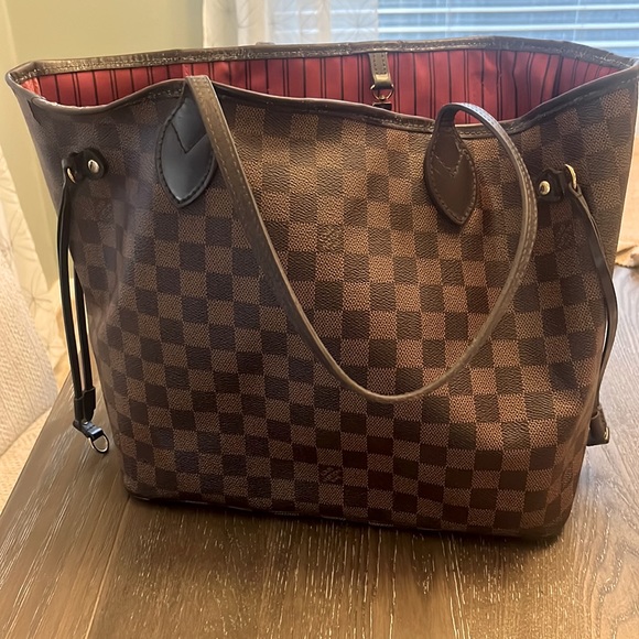 Handbags - Louie Vuitton Never full MM